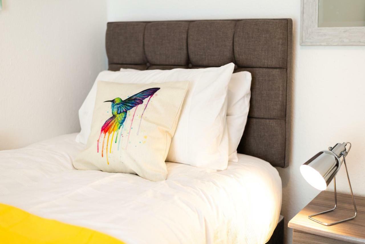 City Centre, Parking, Smart Tv'S In All Rooms Swansea Esterno foto